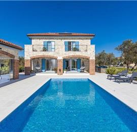 3 bedroom villa with pool, near Zadar, sleeps 8